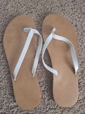 American Eagle Outfitters White Strap Tan Footbed Women’s Sandals